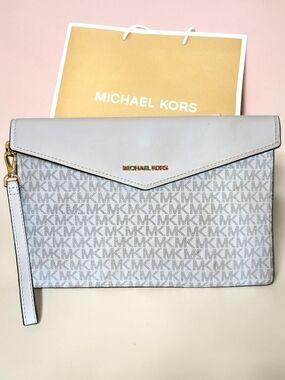 Michael Kors Women's Maisie Gray/Beige Leather Signature Large Wristlet Clutch